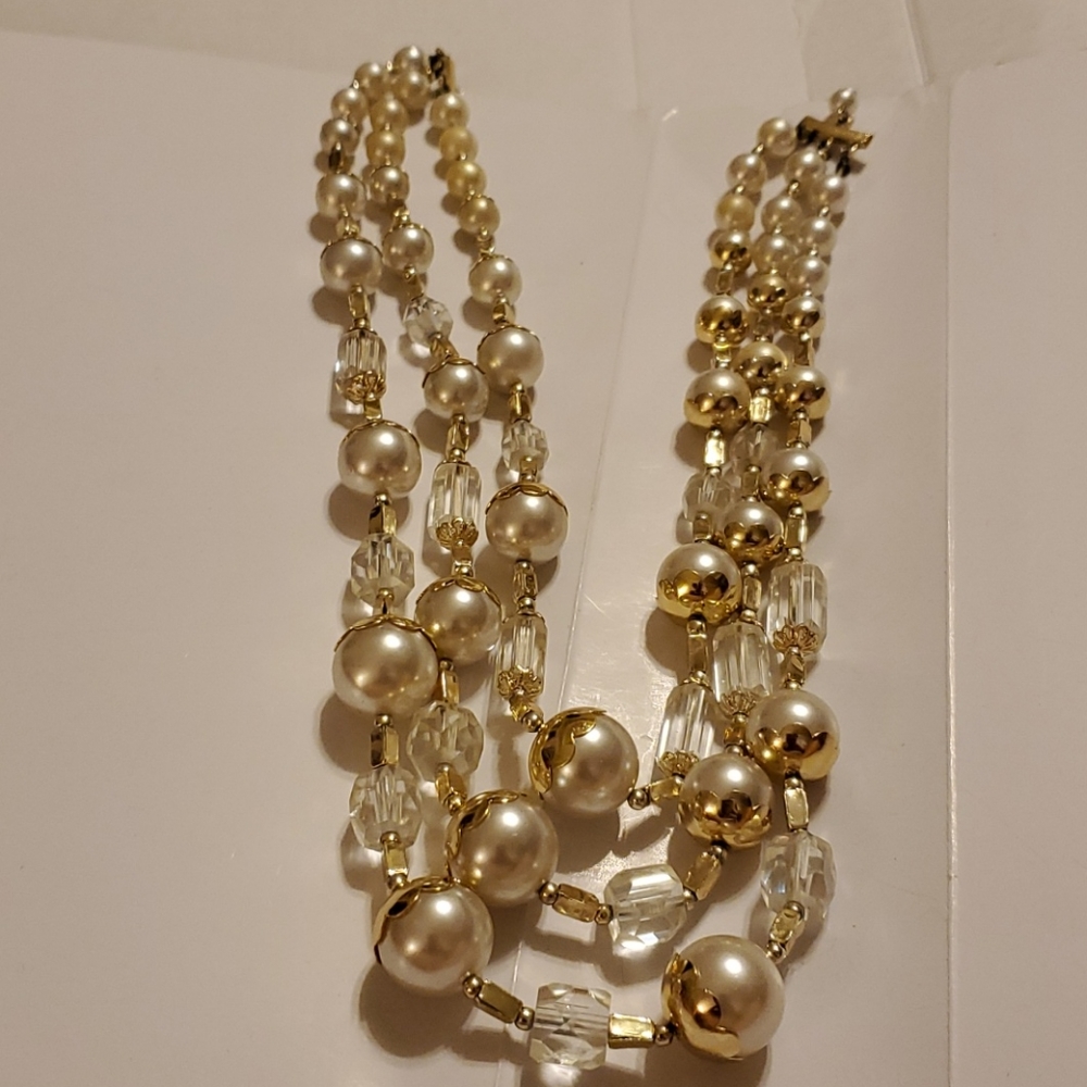 Necklace, Pearls and Crystals, 18",Goldtone finish